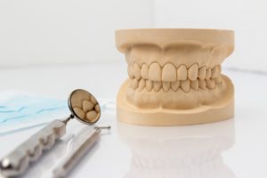 teeth mold with dental mirror