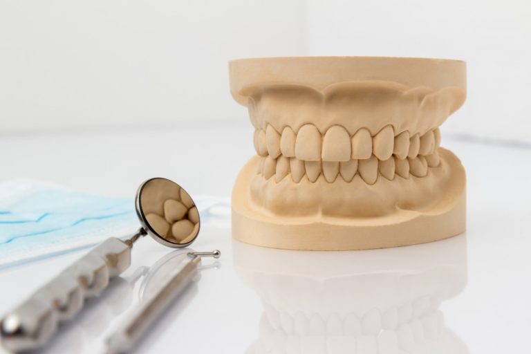 teeth mold with dental mirror