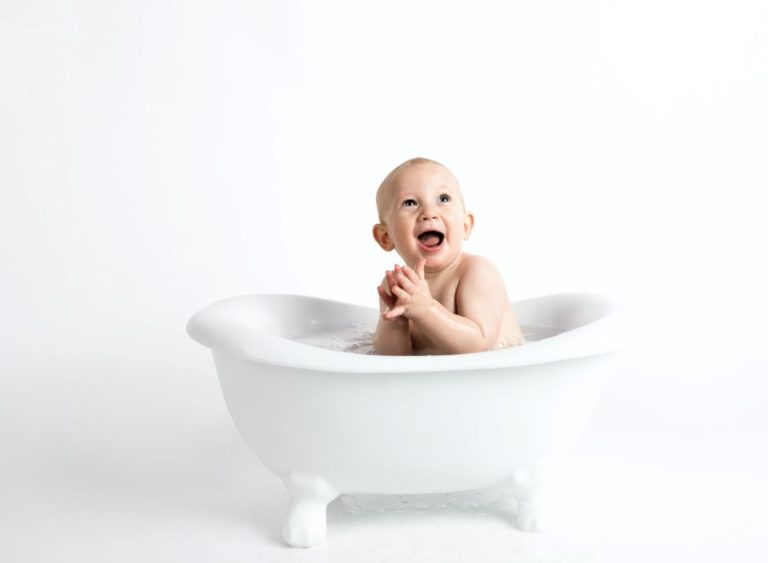 baby in the bath tub