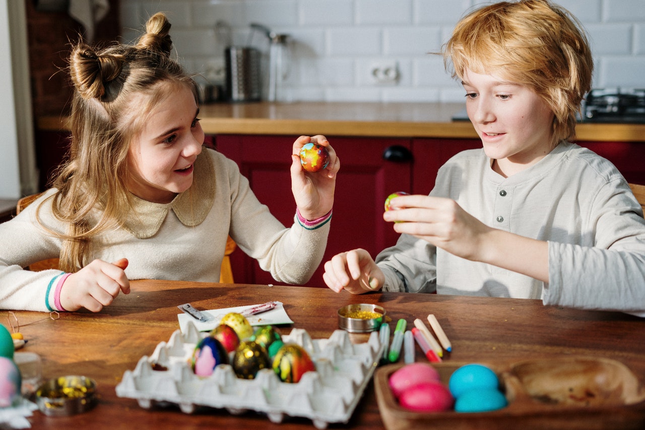 two kids playing 