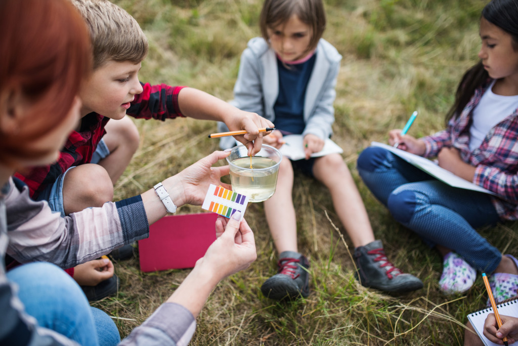 children learning in a summer camp