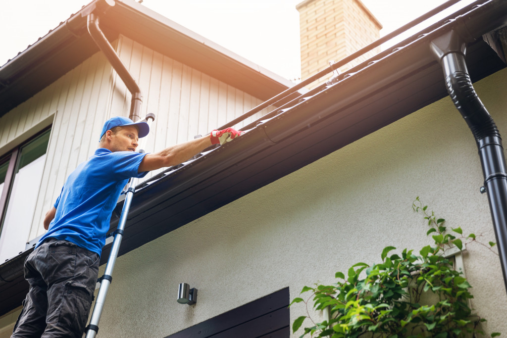 Guinstalling gutters and Downspouts